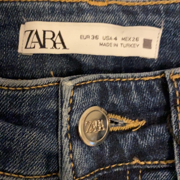 ❄️👖HP👖❄️ 𝗡𝗪𝗧 𝗭𝗮𝗿𝗮 • Z1975 Mid-rise Jeans with Split Hems - Picture 3 of 8